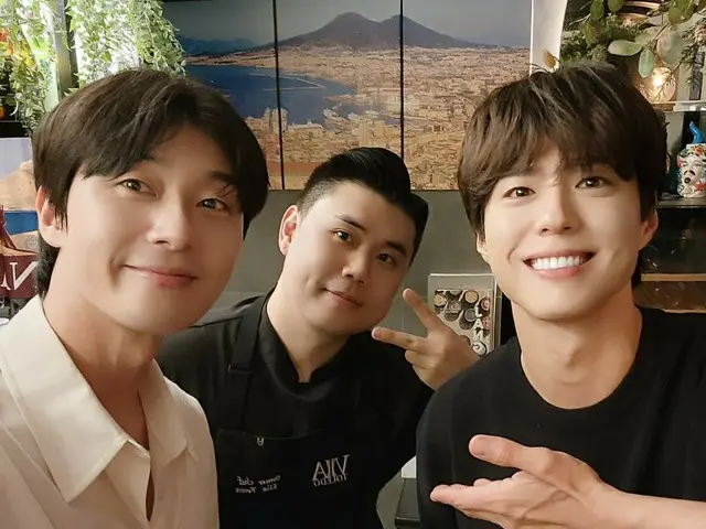 Park Seo Jun & Park BoGum chụp ảnh cùng nhau? Một bức ảnh với đầu bếp Kwon SungJun, người chiến thắng "Black and White Spoon" và "Naples Mafia"