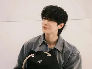 Diễn viên Byeon WooSeok toát lên vẻ quyến rũ dễ thương như một chú chó tha mồi tái sinh