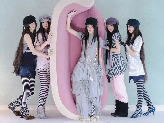 ILLIT phát hành phiên bản ảnh concept "PINK BOMB" cho album mới "bomb"... Sự bùng nổ của nét quyến rũ đáng yêu và hoang dã