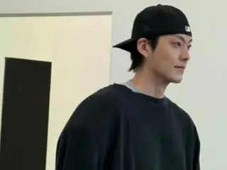 Kim WooBin làm mới huyền thoại của mình trong phong cách thường ngày... ngoại hình độc đáo