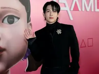 Yim Siwan toát lên vẻ quyến rũ trong bộ đồ toàn màu đen