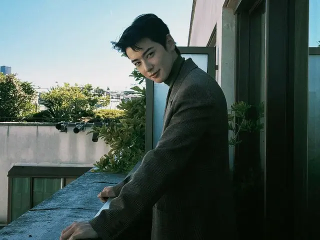 Cha Eun Woo của ASTRO, chiều sâu trong ánh mắt tĩnh lặng của anh vào một buổi tối mùa hè