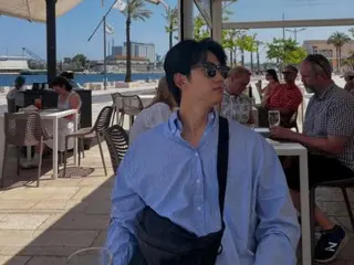 Tacyeon của 2PM trông đẹp như tranh vẽ ở bất cứ nơi đâu anh ấy đến... Thưởng thức nước Ý