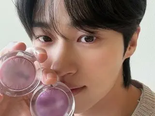 Byeon WooSeok, khỏe mạnh về thể chất và giống như một chú chó lớn, nhưng lại có vẻ ngoài gọn gàng và ngăn nắp