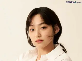 Cựu thành viên gugudan Kang Mi Na gia hạn hợp đồng với công ty quản lý hiện tại, StoryJCompany