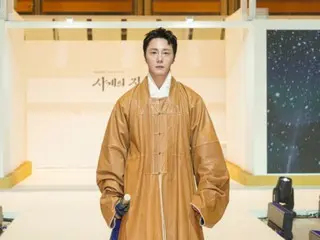 Diễn viên Jung Il Woo tham gia với tư cách người mẫu đặc biệt trên sàn diễn tại Hanbok Expo... Thể hiện nét quyến rũ của hanbok