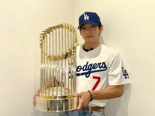Doanh số bán vé của V (BTS) tăng gấp năm lần tại lễ khai mạc của Los Angeles Dodgers... Quả thực là một ngôi sao thế giới