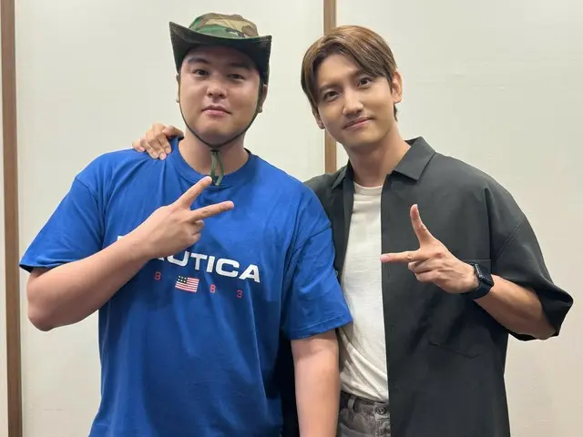 Changmin của TVXQ tung ảnh chụp cùng nam diễn viên Lee Jang Woo... "Dù béo nhưng anh ấy vẫn đẹp trai"