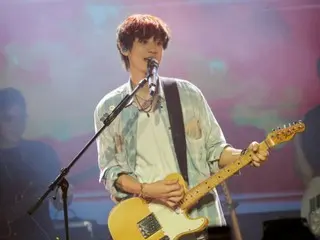 Chanyeol của EXO khuấy động một buổi hát hò sôi động... Sự kiện offline miễn phí "THE STAGE" đang là chủ đề nóng