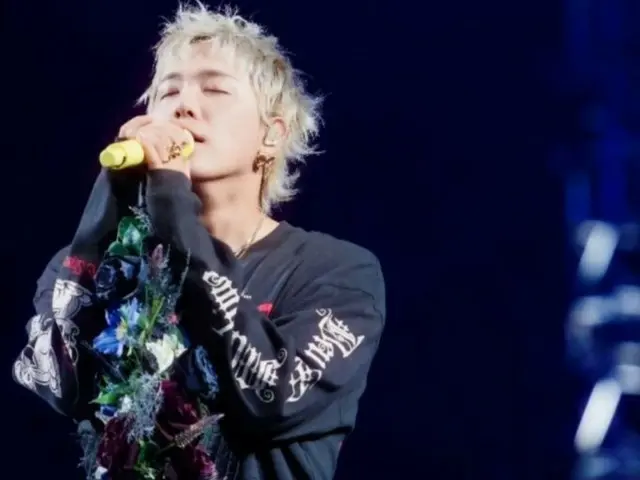 Hongki của FTISLAND, một ngôi sao Hong hát đầy nhiệt huyết trên sân khấu