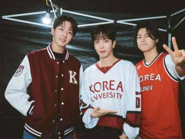 CNBLUE tỏa sáng trên sân khấu lễ hội trường học của Đại học Hàn Quốc