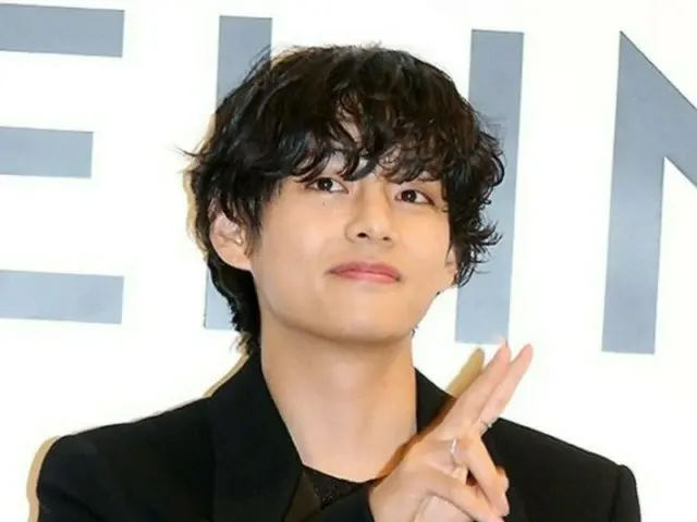 V của BTS là "sách giáo khoa về thần tượng"... hình mẫu cho nhiều hậu bối