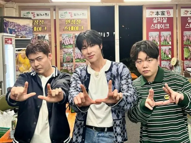 Yunho (U-KNOW) của TVXQ chụp ảnh hoàn hảo với Jun Hyun Moo và Kwak Jun Bin... Xuất hiện trong "Kế hoạch Jun Hyun Moo 3"