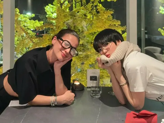 Nữ diễn viên Song Hye Kyo, tóc ngắn và vẻ ngoài trẻ trung xinh đẹp