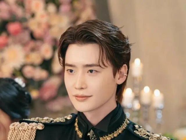 Lee Jung-seok, hoàng tử của "Yêu cầu phê duyệt tái hôn"... "Cái tên Heinrich khiến trái tim mọi người rung động"