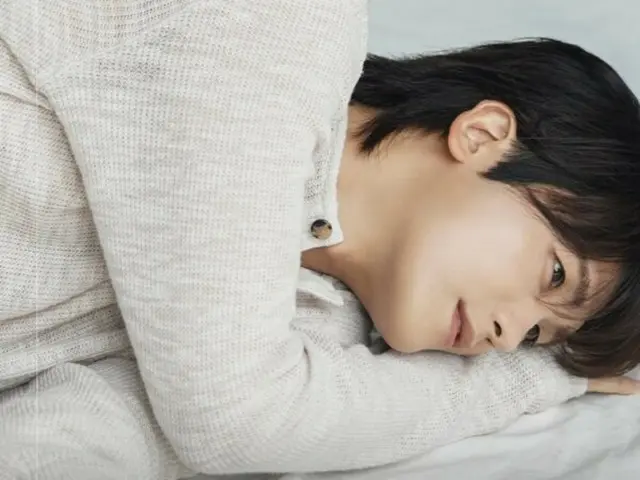 Park Hyung Sik khoe vẻ quyến rũ sang trọng trong bộ ảnh đơn sắc... Những cảnh quay hậu trường đẹp như phim A