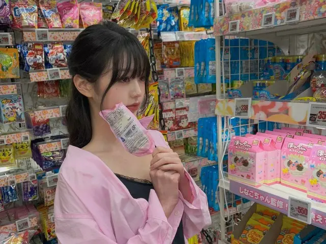 Jang Won Young của IVE phát hành những bức ảnh hậu trường trong thời gian anh ở Nhật Bản, bao gồm cả cảnh mua sắm tại Don Quijote