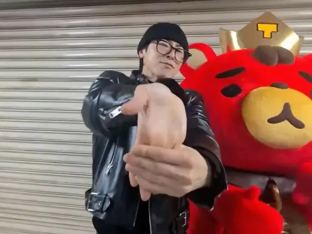 "TVXQ" Yunho (U-KNOW) phát hành video thử thách "TB-chan Stretch" (có kèm video)