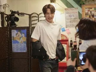 Suho, D.O., Kai, Chanyeol, Lay và Sehun của EXO xuất hiện trên chương trình tạp kỹ trực tuyến "Sisters Cafe"... Sự kết hợp bùng nổ