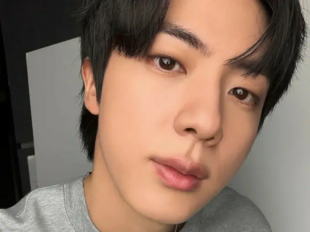 Tiêu chuẩn về ngoại hình của Jin (BTS) là gì? ... "Anh ấy xấu quá..."