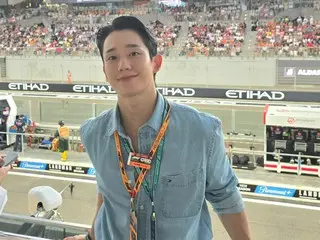 Nam diễn viên Jung HaeIn theo dõi F1 tại Abu Dhabi... vẻ ngoài tươi tắn trong chiếc áo sơ mi denim.