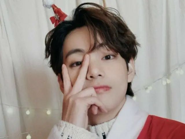 Ca khúc solo "Christmas Tree" của V (BTS) được Billboard bình chọn là "Bài hát Giáng sinh hay nhất thế kỷ 21".